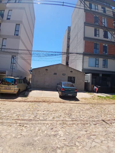 Vendo casa a demoler o refaccionar barrio San Jorge - Asunción