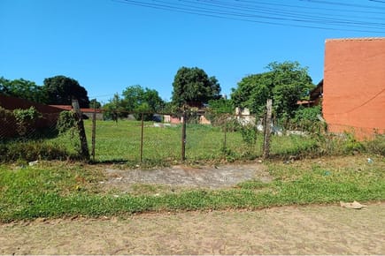 VENDO AMPLIO TERRENO EN SAN LORENZO BARRIO LUCERITO 