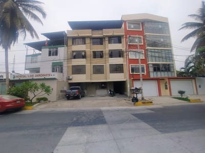Departamento En Tercer Piso En Venta Y/o Alquiler – Urb.los Cocos Del Club Grau