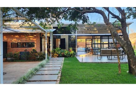Casa en Venta en San Bernardino Zona Pirayu'i | 4 Dormitorios, Piscina, Quincho 