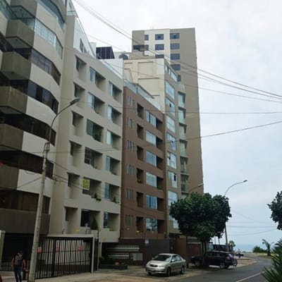 VENTA DE LINDO DEPARTAMENTO EN MIRAFLORES 2 DORM 80m2 lateral al mar.