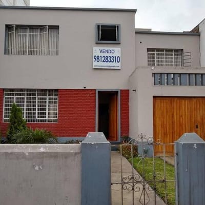 VENDO EXCELENTE CASA  DIEZ CANSECO, Cerca P. TRADICIONES, 330mts $610,000 (N)