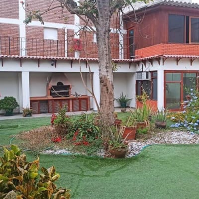 Alquilo amplia casa como oficina en excelente zona de San Isidro!