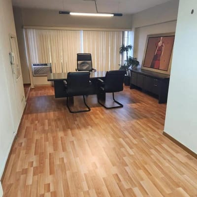 VENDO OFICINA  MTS  EN AV DEL EJERCITO MIRAFLORES