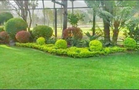 Casa en LA Planicie, con vista y salida al Golf del Club, a precio de terreno