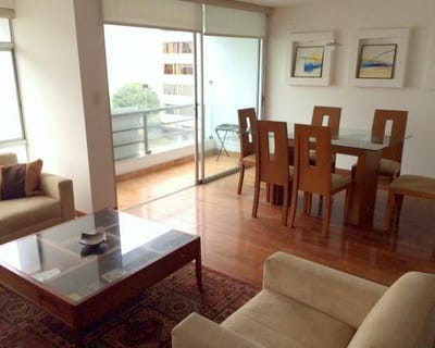Departamento cerca al Malecón Cisneros
