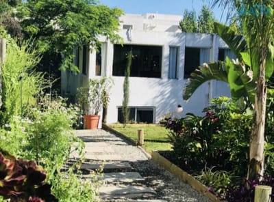 Casa ideal para vivienda o renta, a pasos del mar