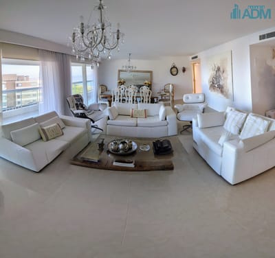 Alquiler departamento frente al mar, 4 suites y dependencia.