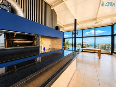 Departamento en Portofino con 2 garajes y hermosa vista al Puerto, Punta del Este