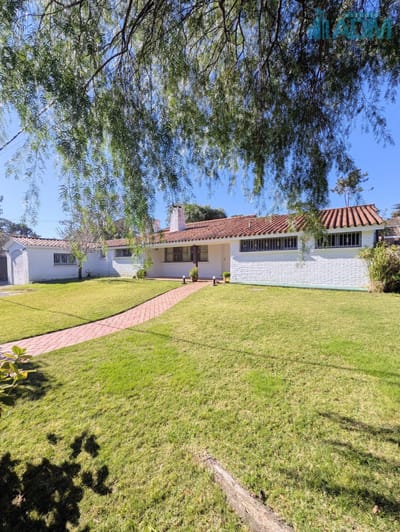 Gran casa en alquiler de temporada en la mejor zona de la Mansa, 200 mts del mar
