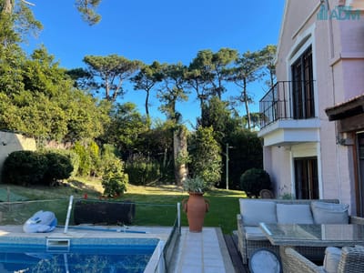 CASA EN ALQUILER, PILETA, MANSA, MODERNA