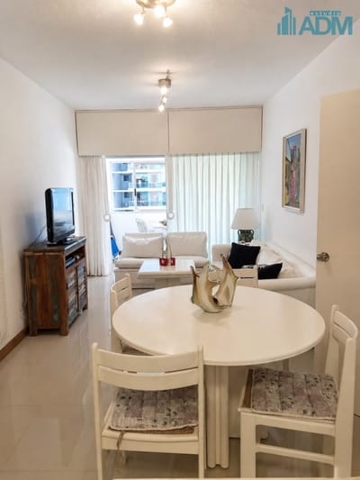 Apartamento reciclado dos dormitorios y dos baños