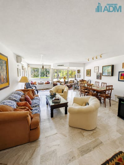 Apartamento de 4 dormitorios en venta, excelentes amenities.