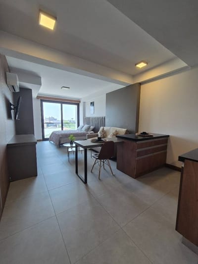 MONOAMBIENTE EN VENTA ZONA ESTE, AV MELCHOR PINTO CASI SEGUNDO ANILLO.