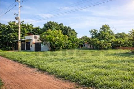 ¡Terreno en Limpio: Inversión Ideal en Central!