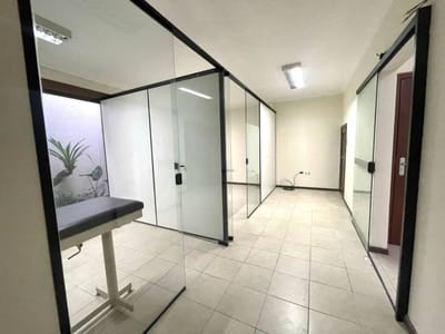 CASA AMPLIA PARA EMPRESA O VIVIENDA SOBRE AV. TTE. VEGA