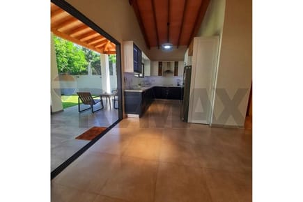 Venta-Amplia Residencia San Bernardino(Los Alpes)
