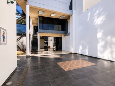 ALQUILO OFICINA 50 M2 