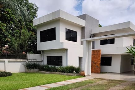 Alquilo casa en Fdo. de la Mora ZN - Paseo 1811