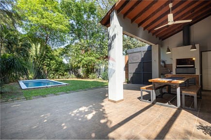 VENDO CASA EN LUQUE ZONA CONMEBOL