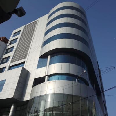 ALQUILO EDIFICIO MODERNO DE 8 PISOS EN MIRAFLORES