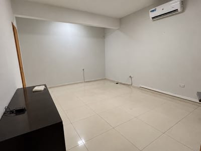ALQUILO OFICINA CORPORATIVA EN EL CENTRO DE ASUNCION - BARRIO PETTIROSSI