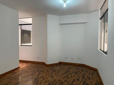 Alquiler de cómodo Departamento en Miraflores