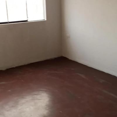 VENDO PISO  Y AZOTEA A   MIL EN AV PERU  SMP