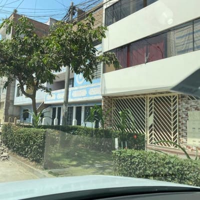 VENDO SAN JUAN DE LURIGANCHO EDIFICIO CON  MINI DPTOS   TIENDAS    mil