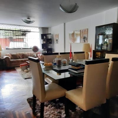 VENDO ACOGEDORA CASA EN URB PROLOG BENAVIDES  SURCO