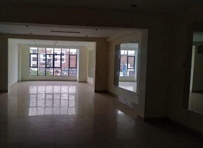 Amplio Local Primer Piso