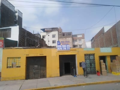 Terreno en zona comercial l!!!Bajo de precio