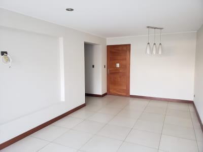 Venta de Departamento en Primer Piso, Vista Alegre, Santiago Surco