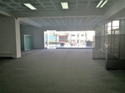 ALQUILO  Local Comercial en San Isidro