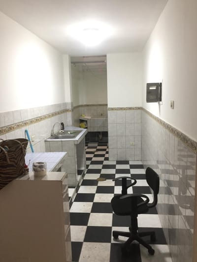 DEPA EN PRIMER PISO de 75 m2 CON 1 DORMITORIO AMPLIO X PARADERO 7 DE AV WIESSE