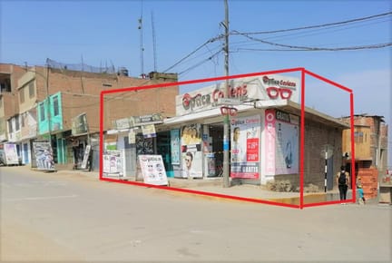 ¡Se vende local comercial en esquina Ventanilla frente al mercado!