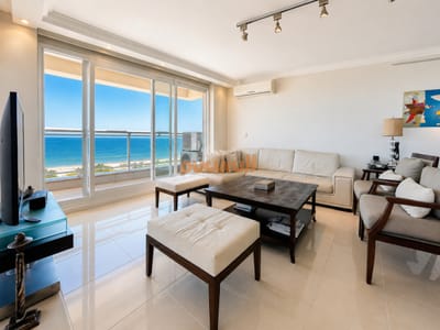 Alquiler temporario de excelente apartamento en torre Le Jardin de Playa Mansa, Punta del Este