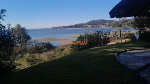 Directamente sobre la Laguna del sauce