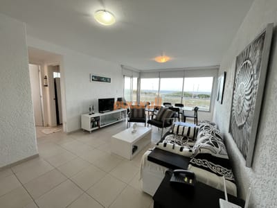 Apartamento en venta - 2 dormitorios + ½ | 2 baños | cochera techada
