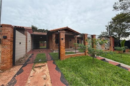 En venta casa a estrenar en J.A.Saldivar 