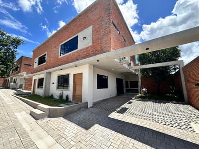 Vendo Dúplex en barrio cerrado  Zona Yacht y Golf Club