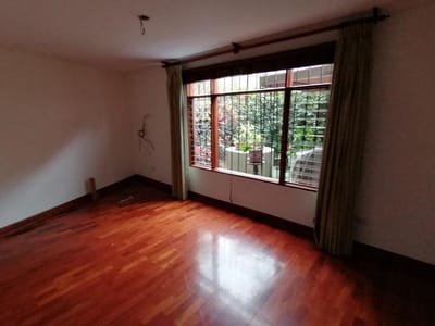 ACOGEDOR DEPARTAMENTO MIRAFLORES -PRIMER NIVEL (2 DORMITORIOS)