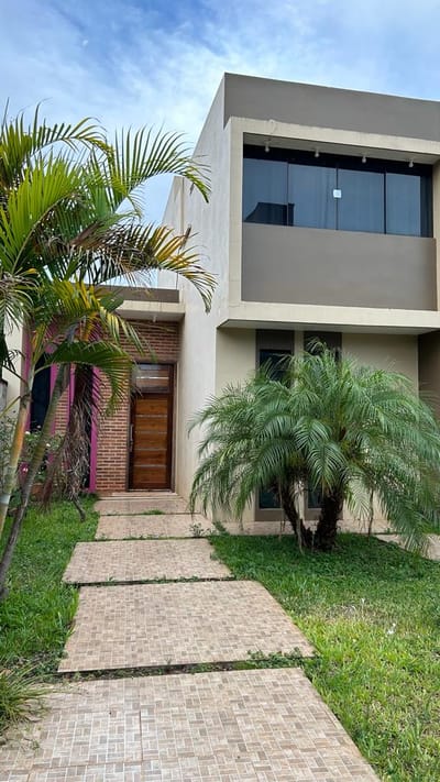 AMPLIA CASA EN VENTA EN ENCARNACION BARRIO LA PAZ