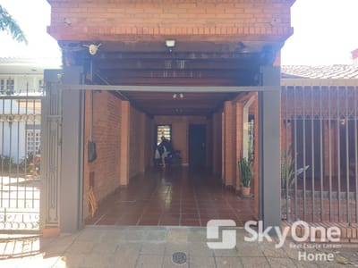  VENDO HERMOSA CASA EN BARRIO SAN VICENTE 