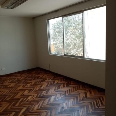 Excelente  Alquilo  en Av. Aviación,  para vivienda u oficina, Buena ubicación.