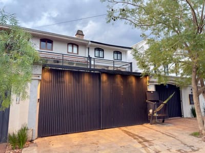EN VENTA - TRIPLEX EN MARISCAL ESTIGARRIBIA