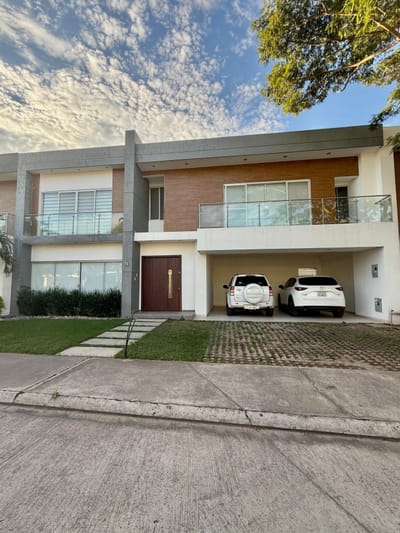 CASA EN ALQUILER DE 3 MASTER SUITE EN CONDOMINIO JARDINES DEL NORTE VI