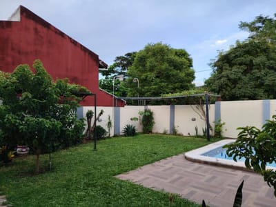 VENDO CASA EN FERNANDO DE LA MORA – ZONA SUR