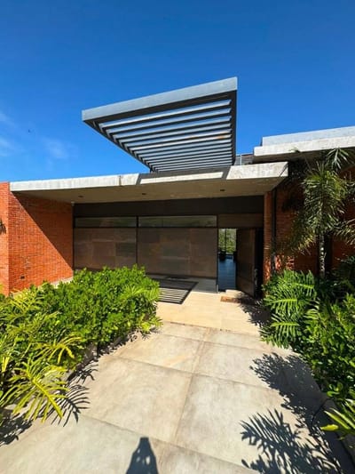 VENDO BELLA CASA EN SANBER CON VISTA AL LAGO
