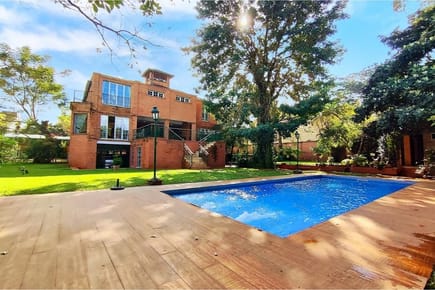 En venta Residencia de alta amplitud y gama en el Barrio Felicidad, Lambaré